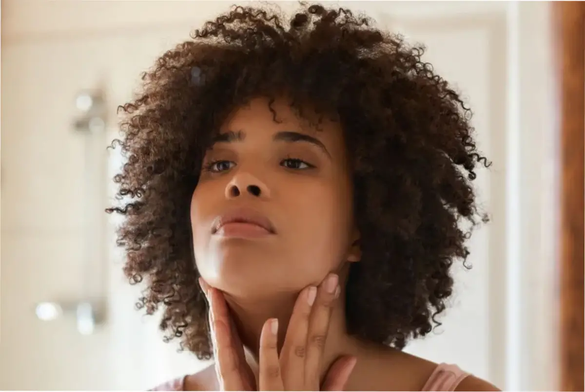 El colágeno es un tipo de proteína que se produce de forma natural en el cuerpo, pero que disminuye con la edad. Getty Images/BBC News 