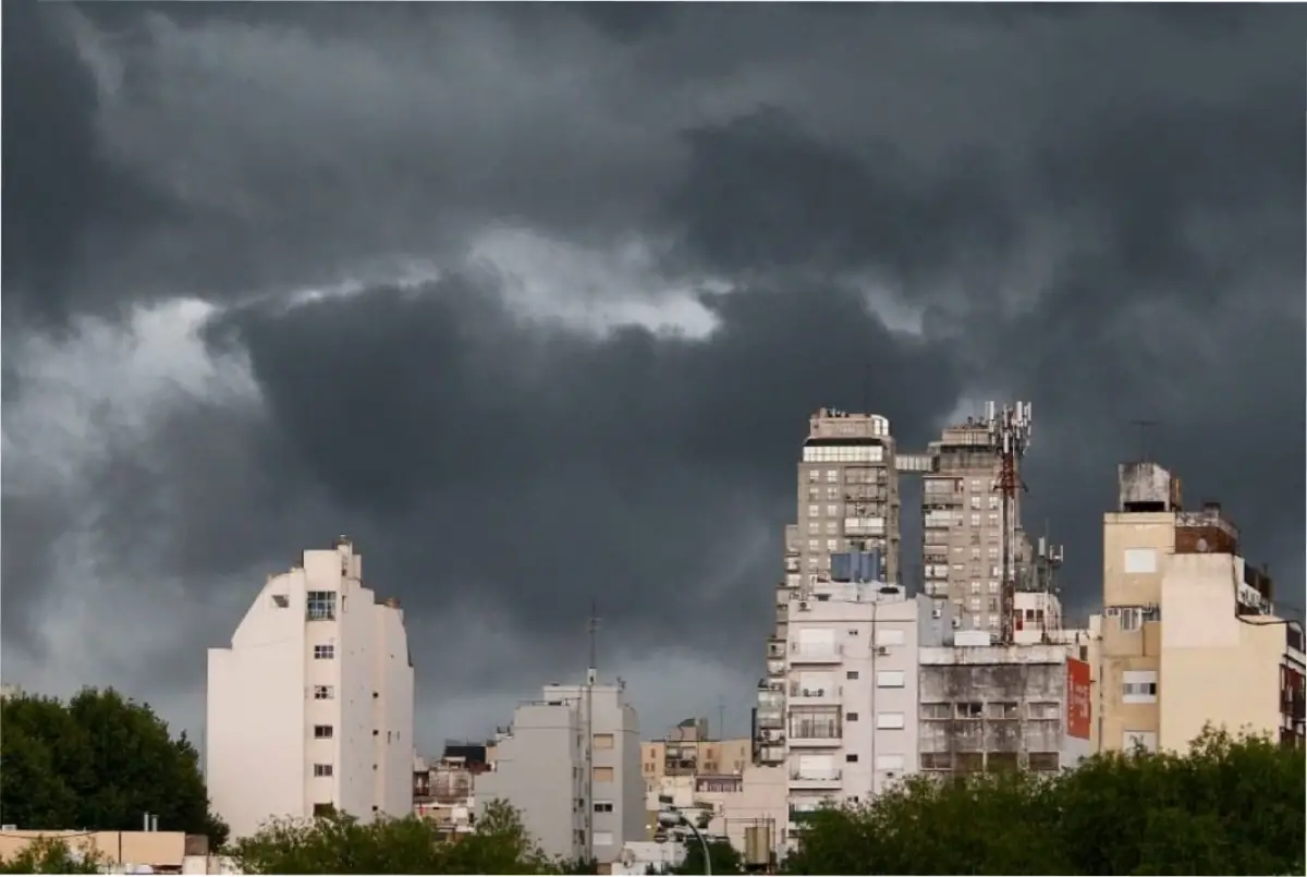 El SMN advirtió por tormentas y vientos en gran parte del país. (Imagen web)