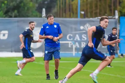 Bajo un estricto hermetismo, Falcioni dirigió su primera práctica en Atlético Tucumán