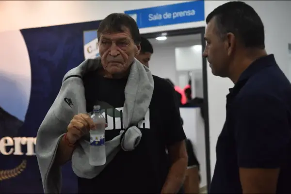 Los desafíos de Julio César Falcioni en Atlético Tucumán: ordenar al equipo y hacerlo reaccionar