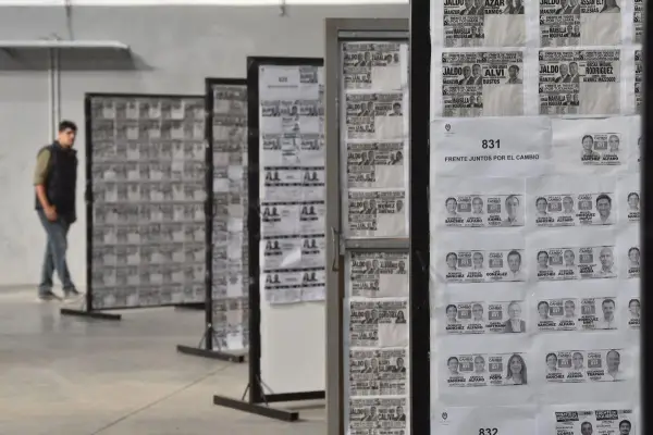 El PJ y LLA se cruzan por los acoples y reavivan el debate por el sistema electoral