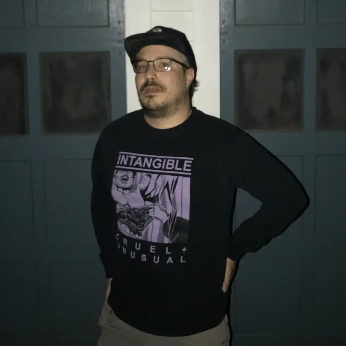 EL AUTOR. B.R. Yeager. La edición es del sello Caja Negra.