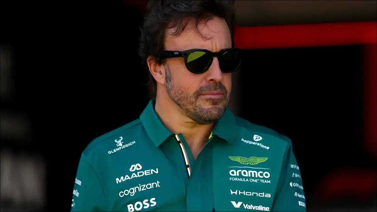 PANORAMA COMPLICADO. Fernando Alonso advirtió que el Aston Martin genera fuertes sacudidas que afectan las manos y el cuerpo de los pilotos durante la conducción.