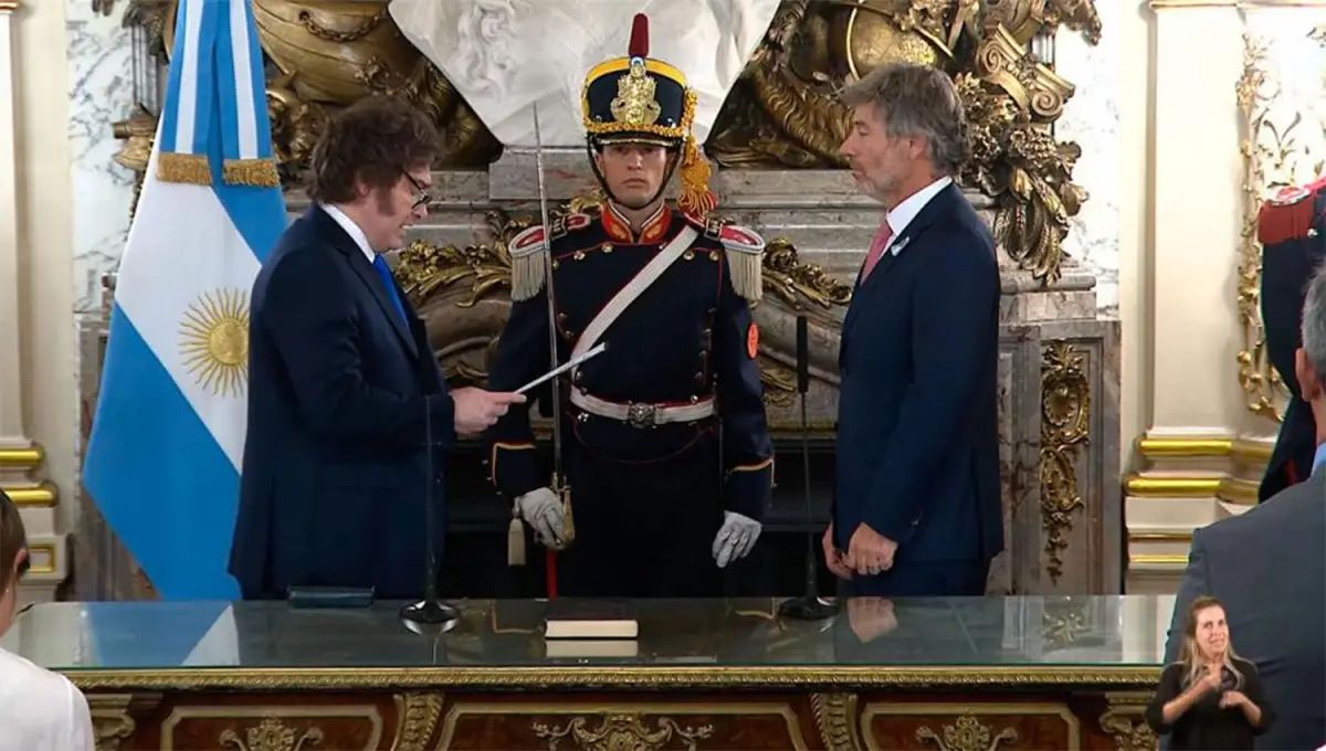 OFICIAL. Milei tomó el juramento y Mahiques es el nuevo ministro de Justicia de la Nación.