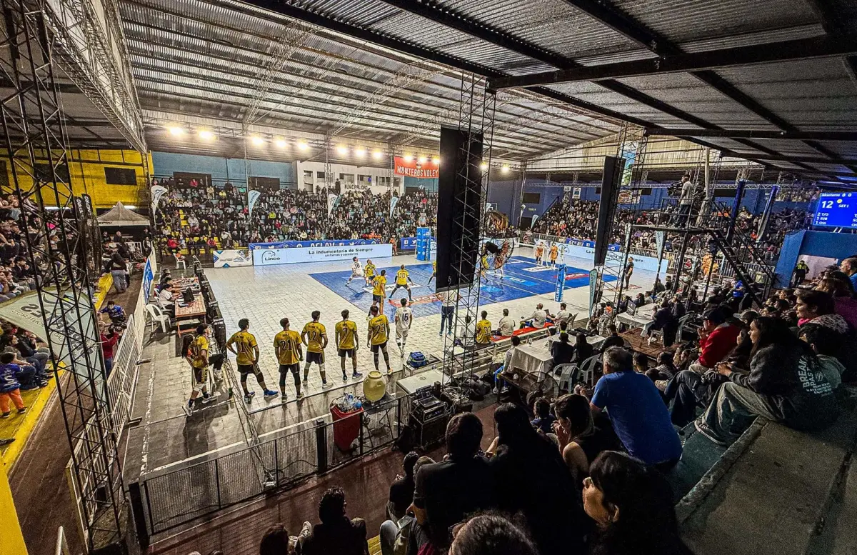 ASÍ ESTÁ EL ESCENARIO. Monteros está listo para recibir a los ocho mejores equipos del país.