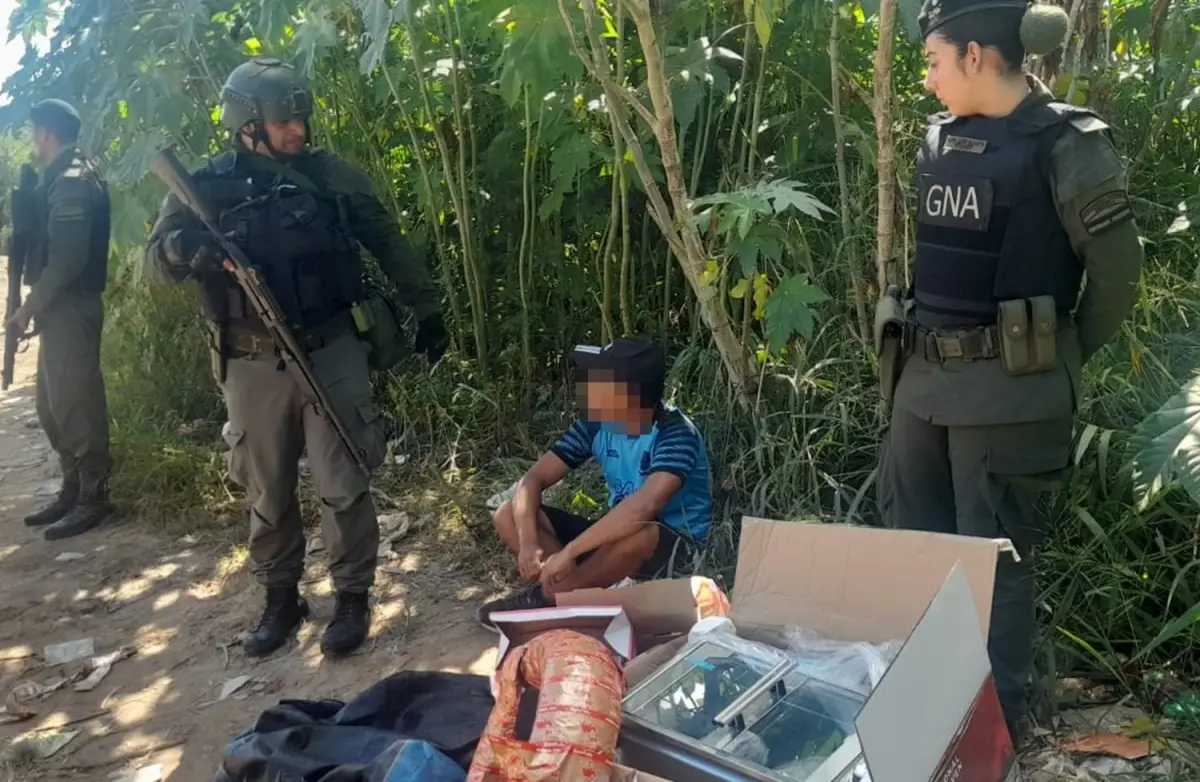 EN EL HORNO. Un hombre fue detenido con droga escondida. 