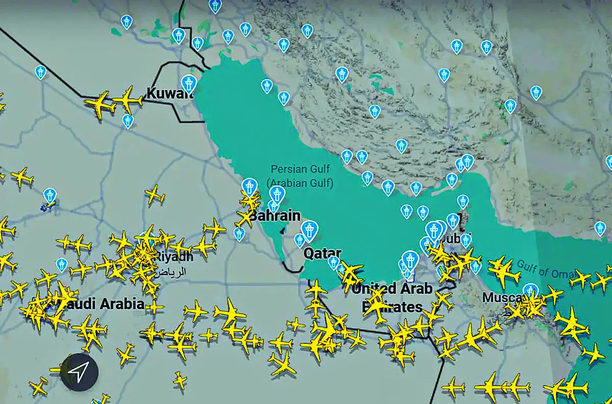 APAGÓN. El peligro que suponen los misiles y bombas deja un “hueco” sobre el espacio aéreo de Emiratos Árabes Unidos, Qatar, Israel e Irak. 