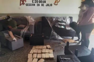 Modificó la estructura de un juego de living para esconder más de 47 kilos de cocaína