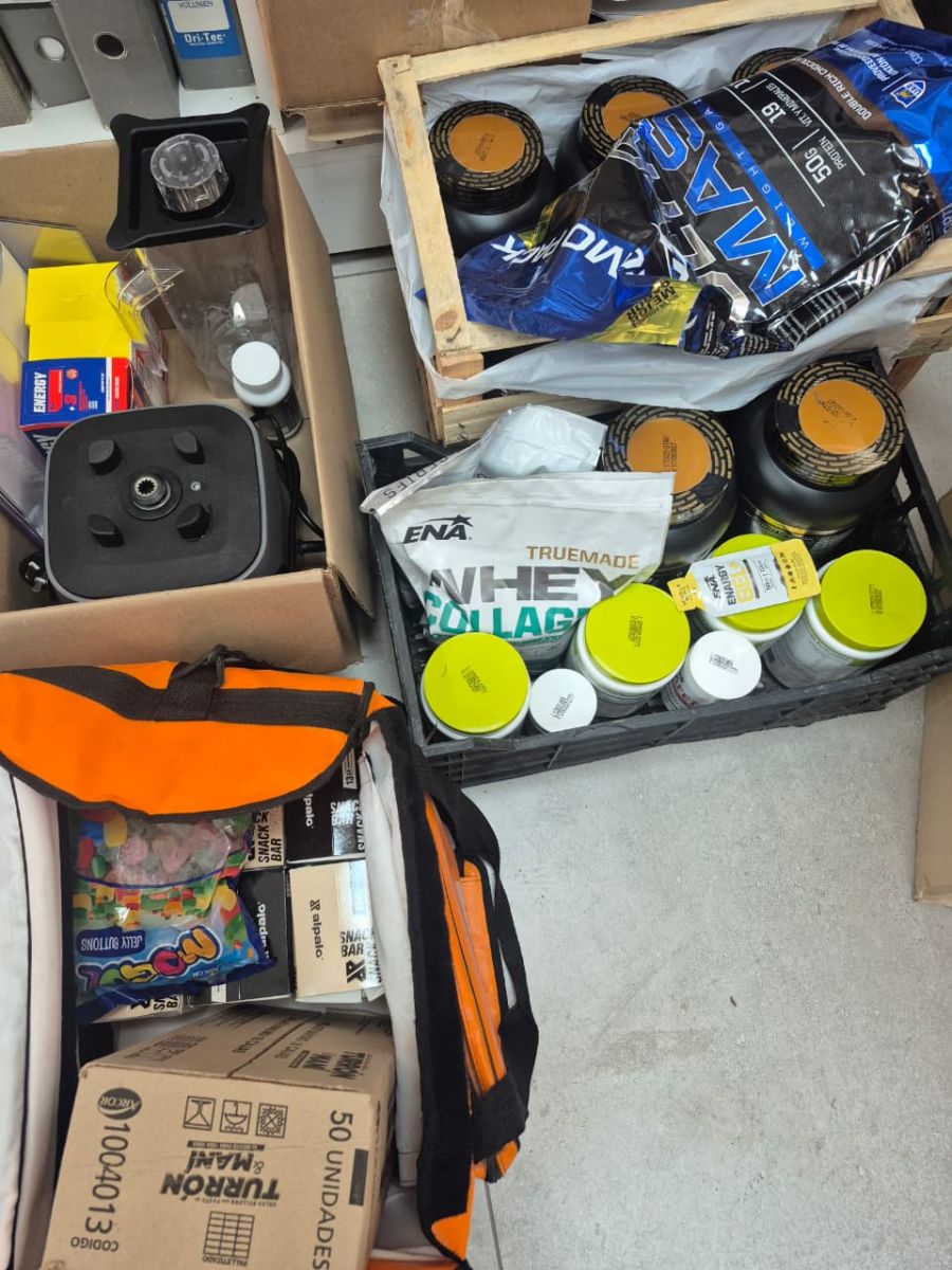 PLANIFICACIÓN. Suplementos, proteínas y equipamiento que utiliza el área de nutrición para acompañar la recuperación muscular y el rendimiento del plantel.