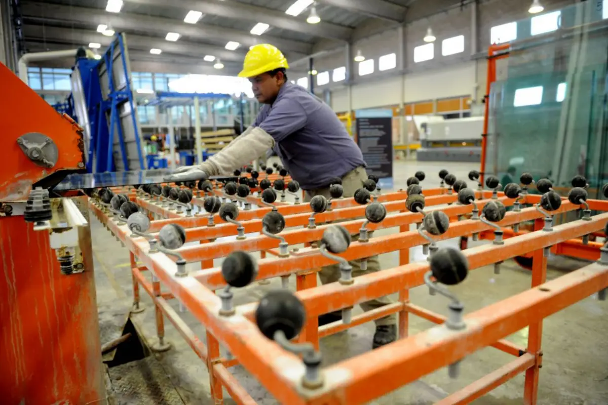 DATO. Más de la mitad de las firmas reportó menos ventas y producción.