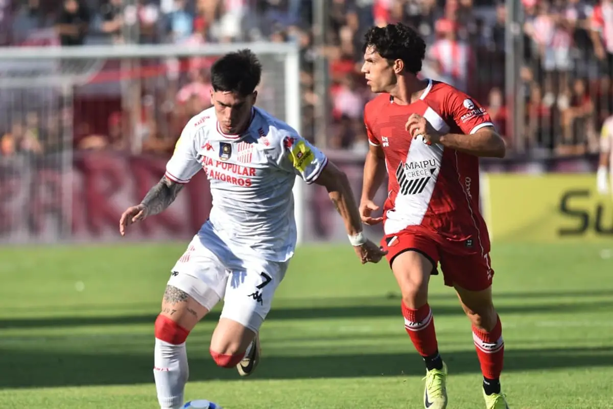 MÁXIMA VELOCIDAD. Benjamín Borasi buscó ser la carta de desequilibrio contra Deportivo Maipú.