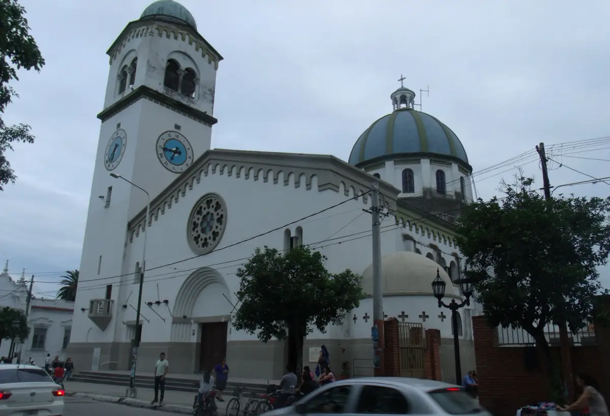 Fue a la iglesia, le robó al párroco y terminó en la comisaría