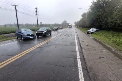 Choque entre tres vehículos en San Pablo: uno terminó en una zanja