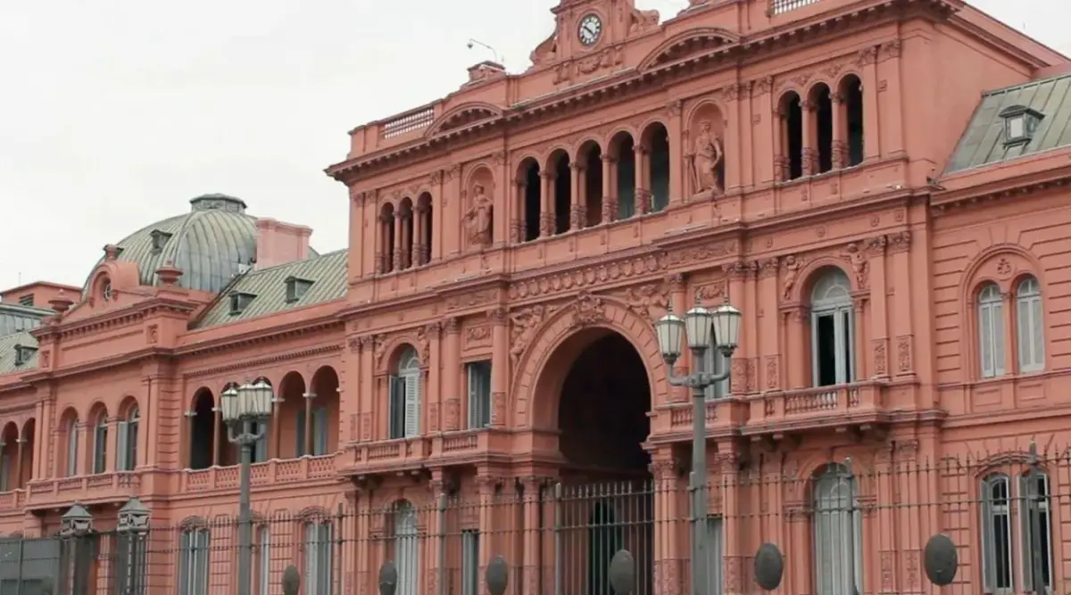 PODER EJECUTIVO NACIONAL. El Gobierno oficializó la Ley de Modernización Laboral a través del Boletín Oficial.