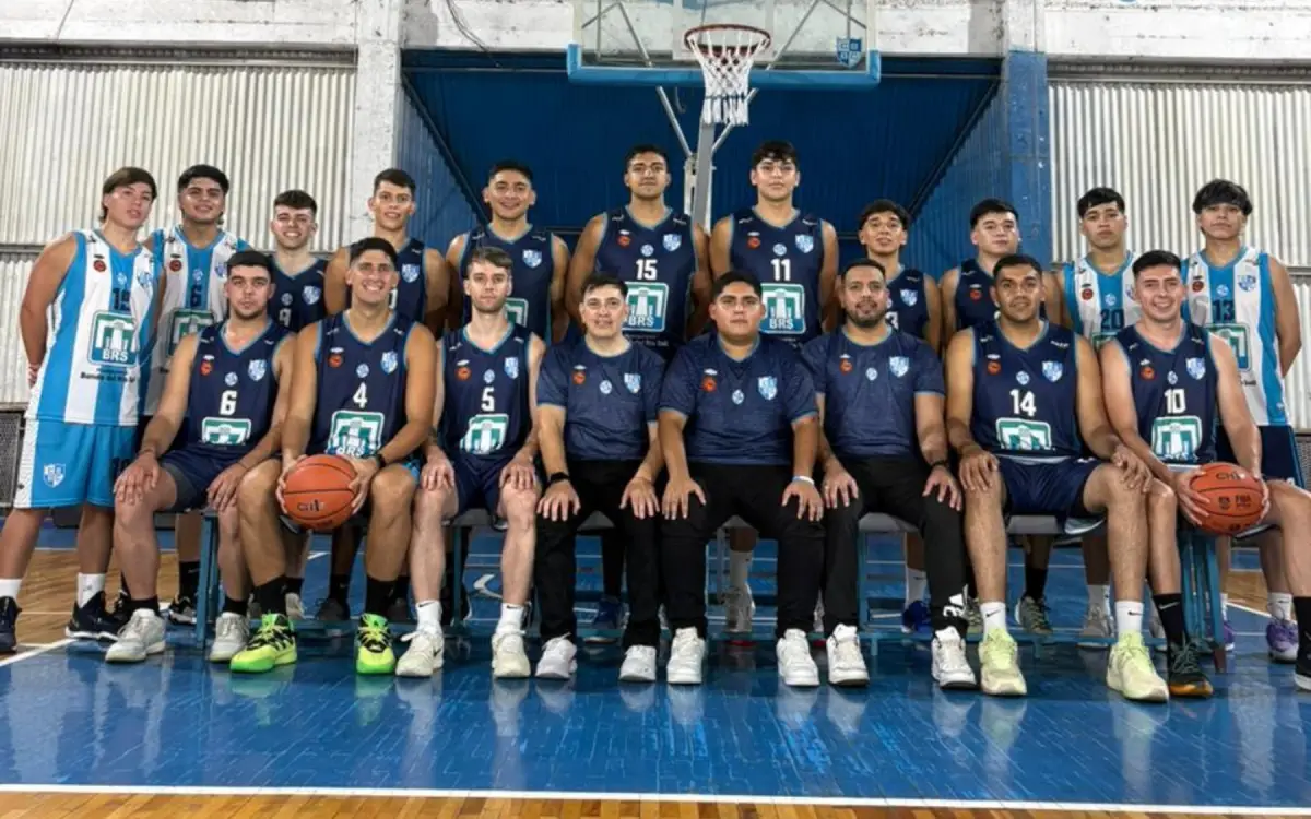 CON CORAZÓN. El equipo de la Banda se prepara para su debut de esta noche frente a Belgrano.