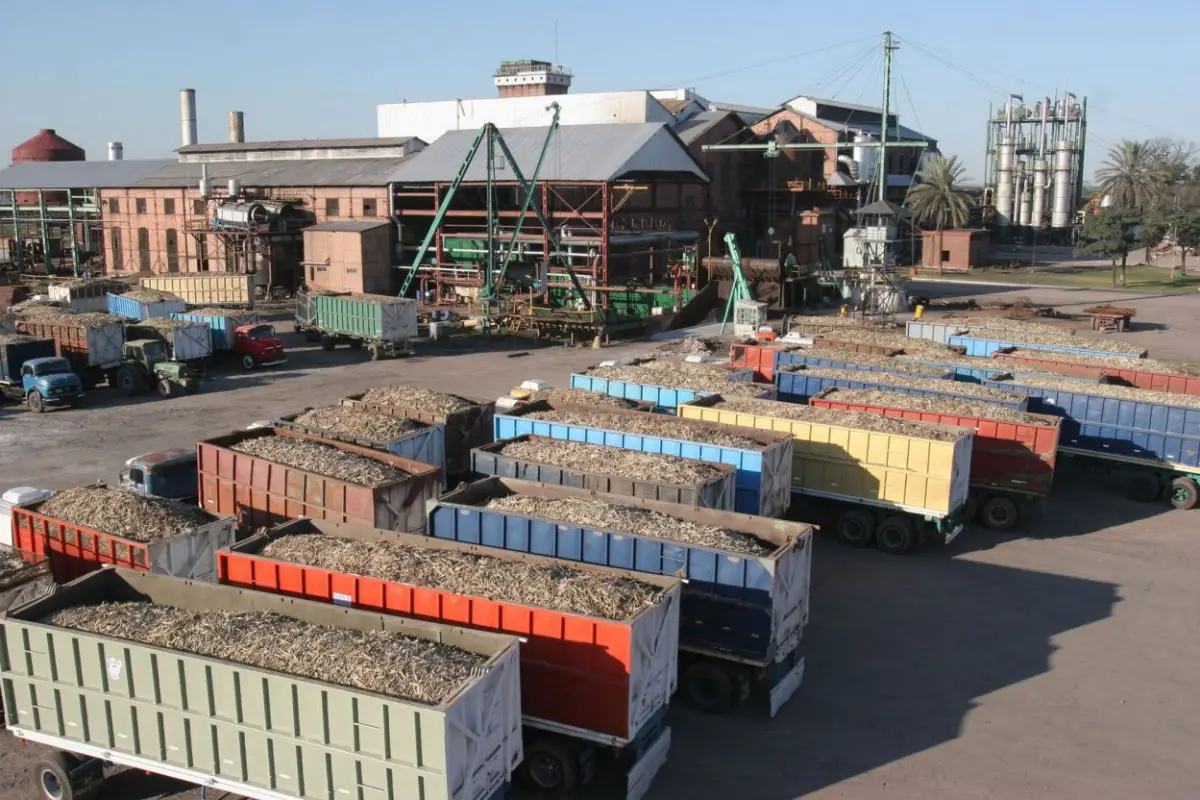 MANTENIMIENTO. Los ingenios ya empezaron la pre zafra dando comienzo a las tareas de mantenimientos para poner las maquinarias a punto antes del inicio de la molienda de esta temporada.