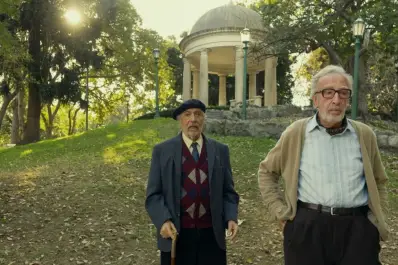 Dónde ver “Parque Lezama”, la última película de Campanella con Luis Brandoni y Eduardo Blanco