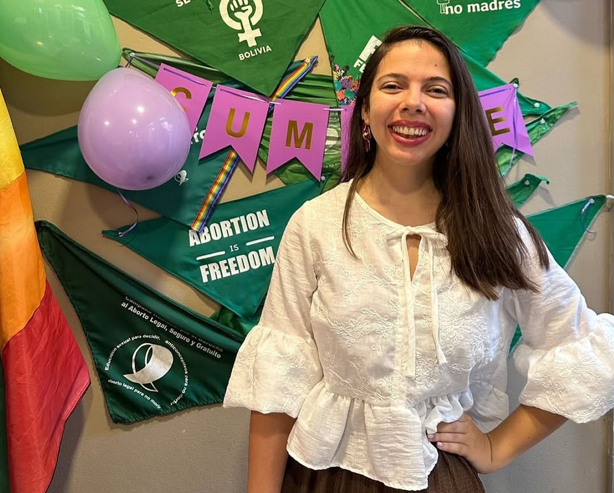 FLOR SABATÉ. Licenciada en Letras y trabajadora de la Fundación Mujeres x Mujeres. Sostiene que la fecha invita a reflexionar sobre los derechos conquistados y los desafíos pendientes.