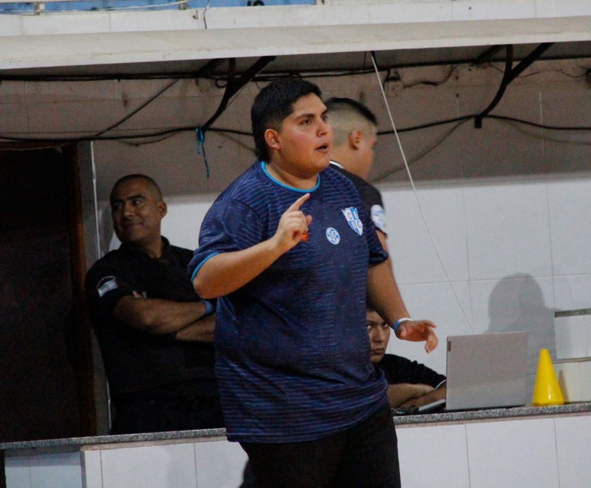 JOVEN LÍDER. Julián Ros dirige a Concepción BB con tan solo 22 años.