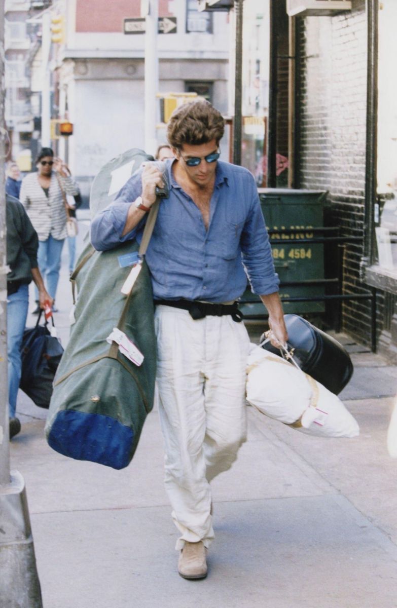 La pareja de los 90 que hoy vuelve a inspirar la moda: Carolyn Bessette y JFK Jr.