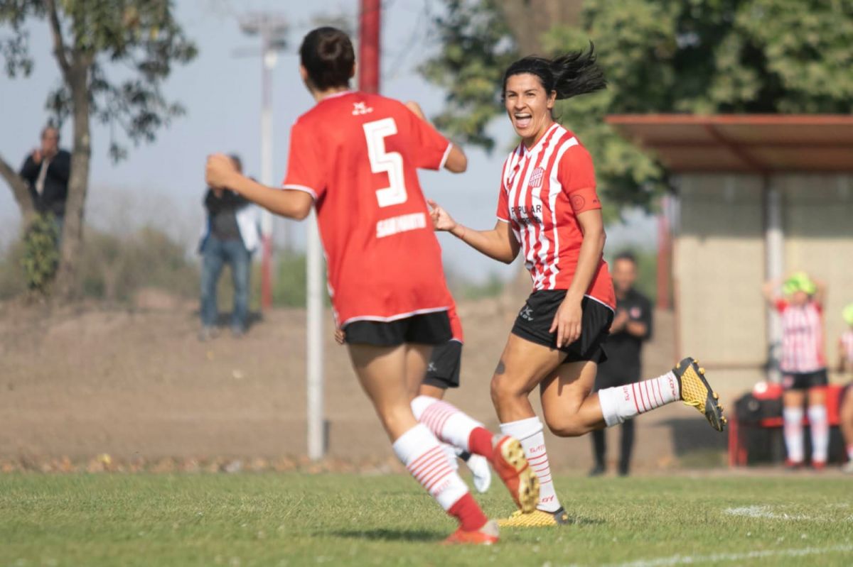 “Mis compañeros me invitan a jugar”: la historia de la policía que trabaja en el equipo femenino de San Martín