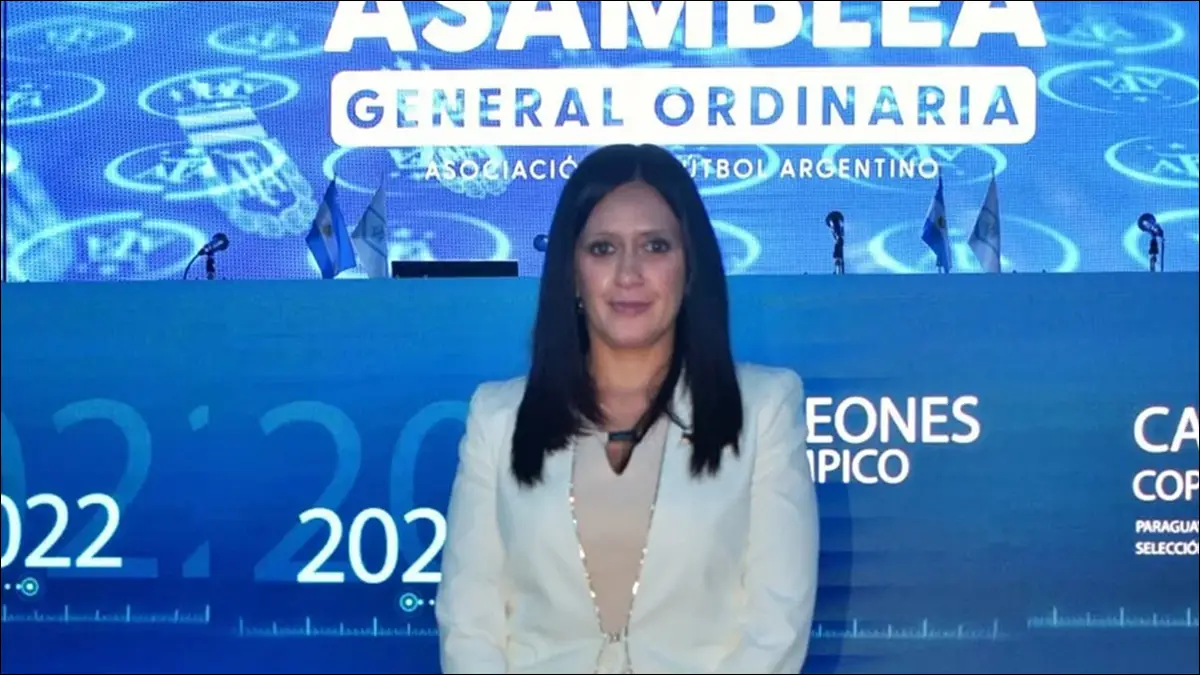 DIRIGENTE. Sylvia Jiménez conduce la Liga Catamarqueña y representa al interior en espacios de decisión del fútbol argentino y mundial.