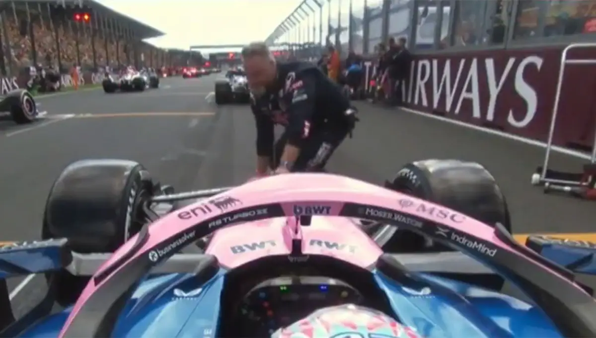 INFRAGANTI. Un mecánico de Alpine movió el auto de Colapinto, que fue severamente sancionado por la FIA. 