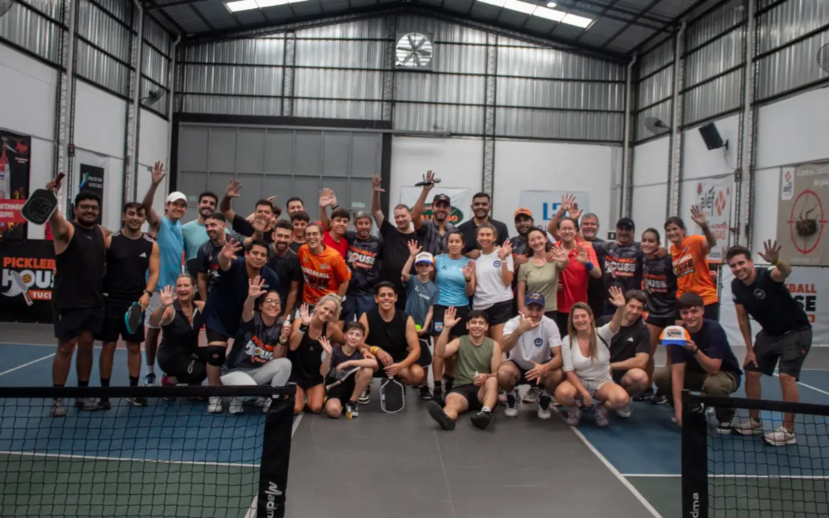 GRAN FAMILIA. El pickleball es un deporte que está creciendo a pasos agigantados en el deporte tucumano.