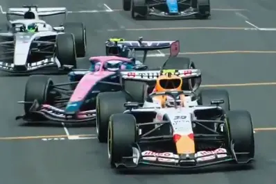 Reflejos de oro: la reacción de Russell al ver cómo Colapinto esquivó a Lawson en la largada de Melbourne