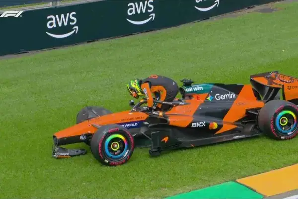 Oscar Piastri quedó fuera del GP de Australia antes de largar: el insólito choque en la F1