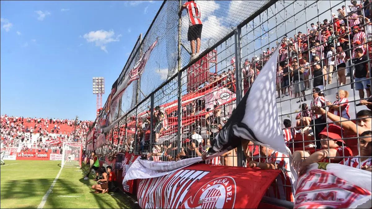 CIUDADELA. El Santo volverá a presentarse ante su público en el estadio de Bolívar y Pellegrini tras el parate del fútbol argentino.