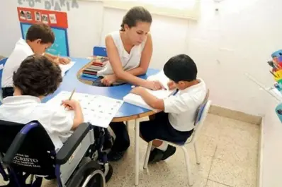Buscan fortalecer la educación inclusiva para estudiantes con discapacidad en escuelas y colegios de Tucumán