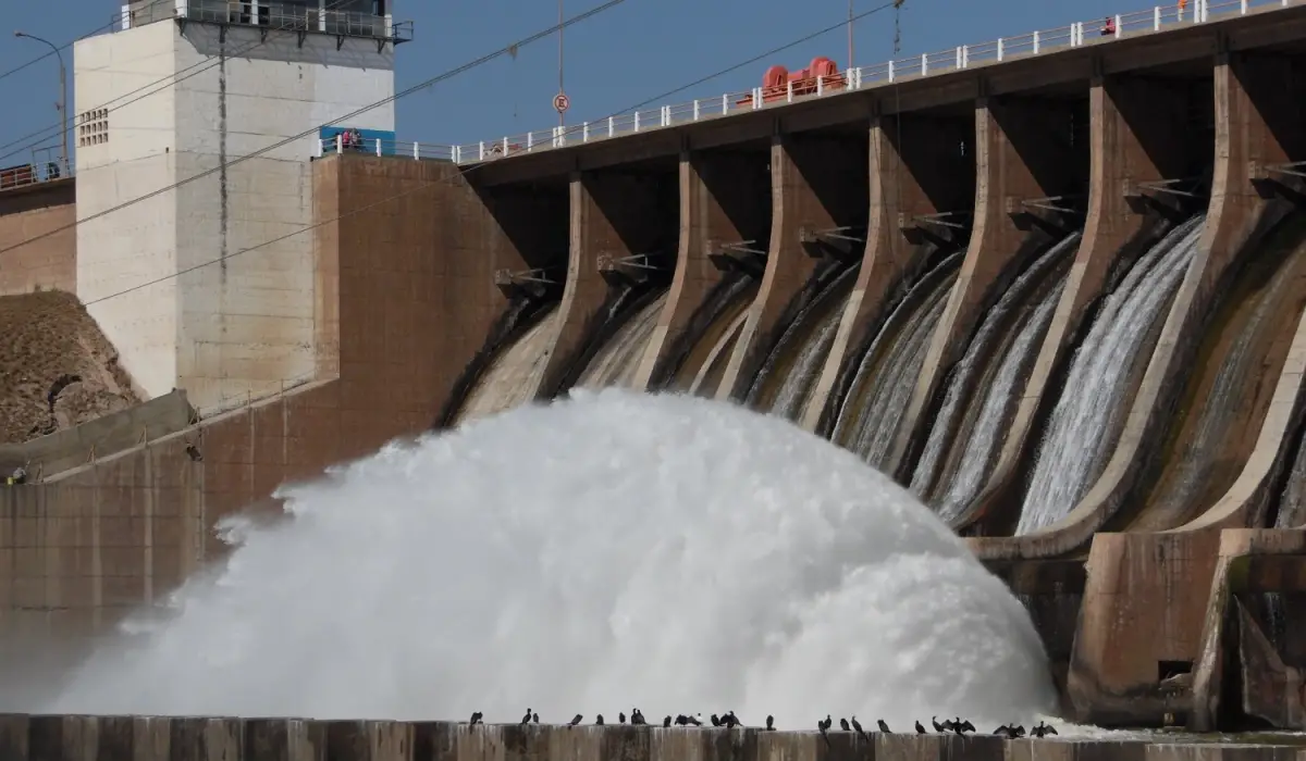 Preocupación por la crecida del río Salí: analizan abrir las compuertas del embalse Río Hondo