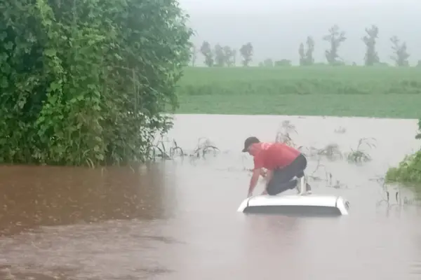 Temporal en el sur de Tucumán: cortaron la Ruta 38 por acumulación de agua y hallaron una camioneta sumergida