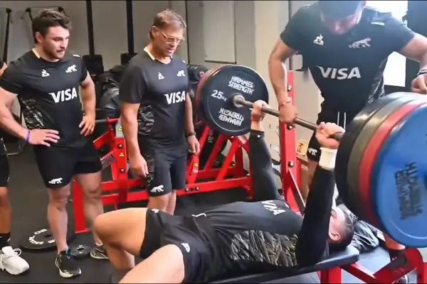 Cómo es el exigente entrenamiento de Los Pumas en el Camp que realizan en Londres
