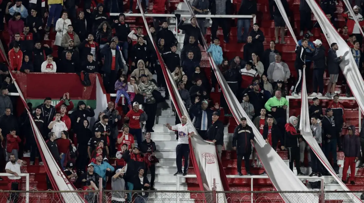 Tras el derrumbe en Parque Patricios, Huracán recibirá a River con aforo reducido en el Ducó