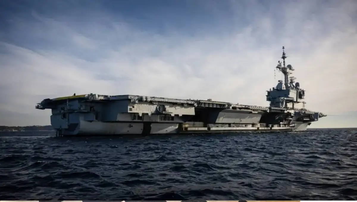 El portaaviones francés Charles de Gaulle se dirige a la guerra con Irán