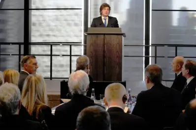 Milei destacó el crecimiento de la economía y apuntó contra empresarios