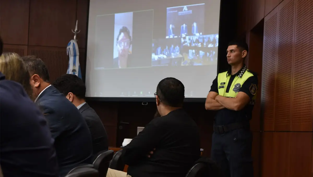 EN LA SALA. César Soto siguió el relato de Virginia Mercado, durante la tercera audiencia del juicio. 