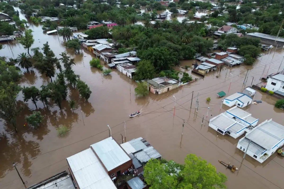 BAJO EL AGUA. La situación es crítica en La Madrid.