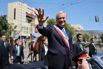 José Antonio Kast asume la presidencia de Chile, rodeado de conservadores