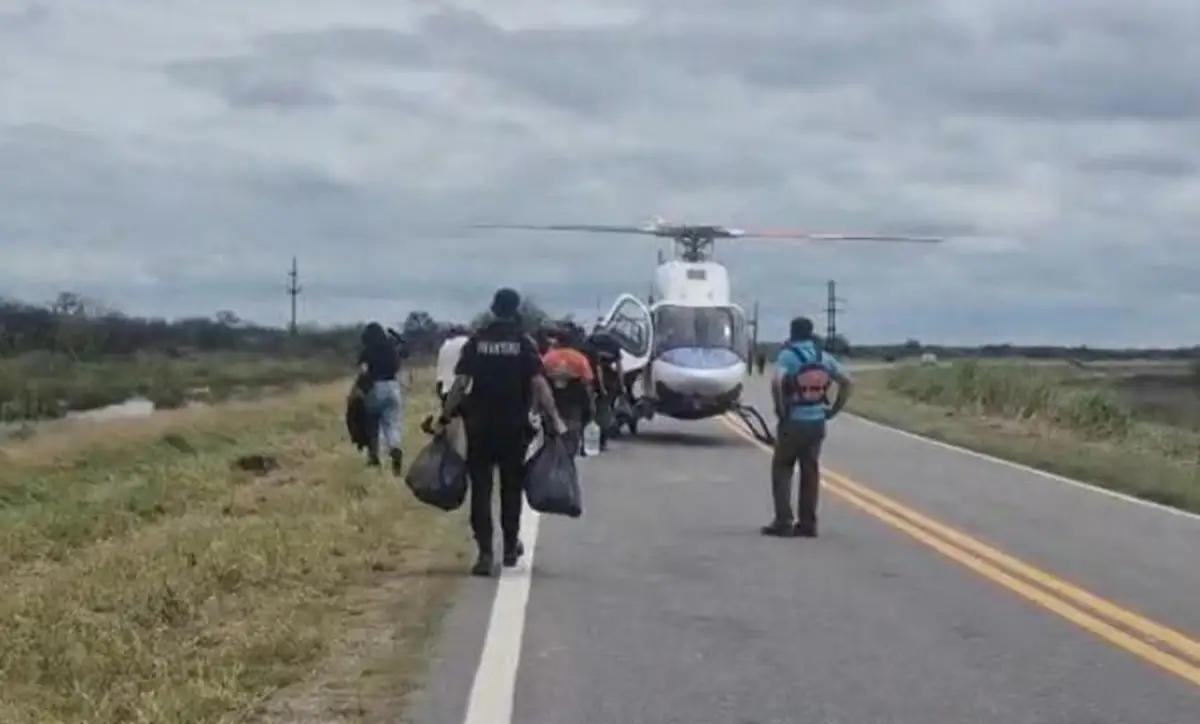 Las personas debieron ser rescatadas en helicópteros. 