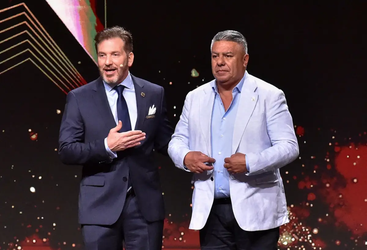 REUNIÓN CLAVE. Claudio Tapia, presidente de AFA y Alejandro Domínguez, máxima autoridad de Conmebol, discutieron las probables sedes de la Finalissima entre Argentina y España. El mandatario sudamericano desestimó la posibilidad de que la localidad se traslade a Madrid.