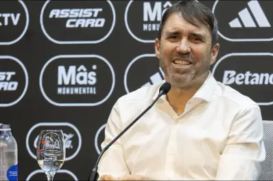 Yo no le pedí que pateara: Eduardo Coudet debutó con triunfo en River y aclaró la polémica del penal