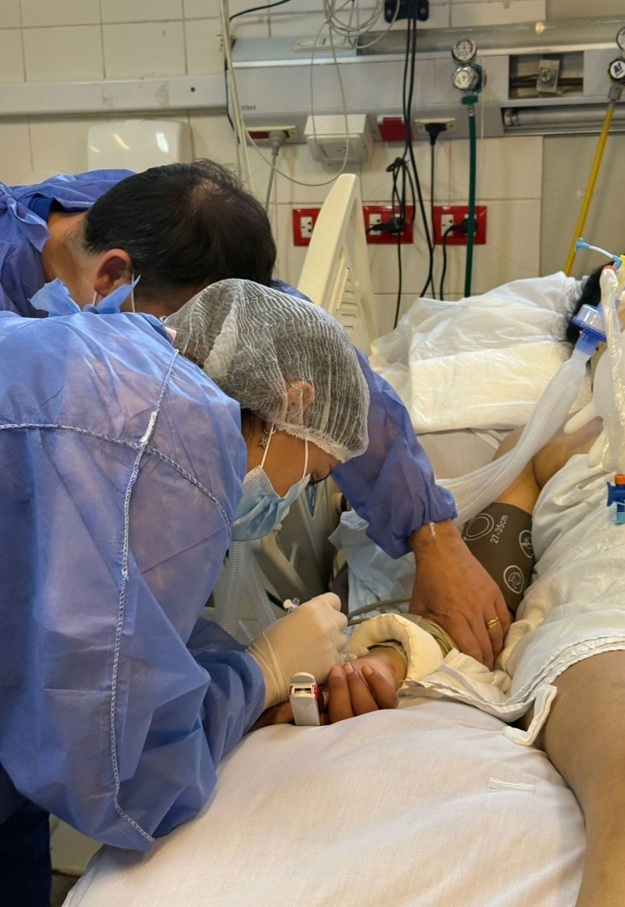 GUARDIAS Y PACIENTES. Martina da sus primeros pasos como médica mientras sigue ligada al deporte de su infancia.