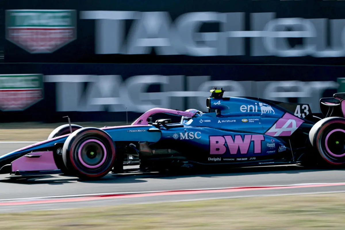 Colapinto subió seis puestos en la largada.