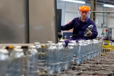 Lumilagro en crisis: 170 despidos y hornos fríos en el adiós al vidrio nacional