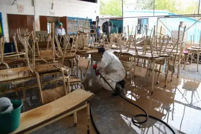 La Madrid: intensifican los trabajos de limpieza y recuperación de escuelas tras el temporal