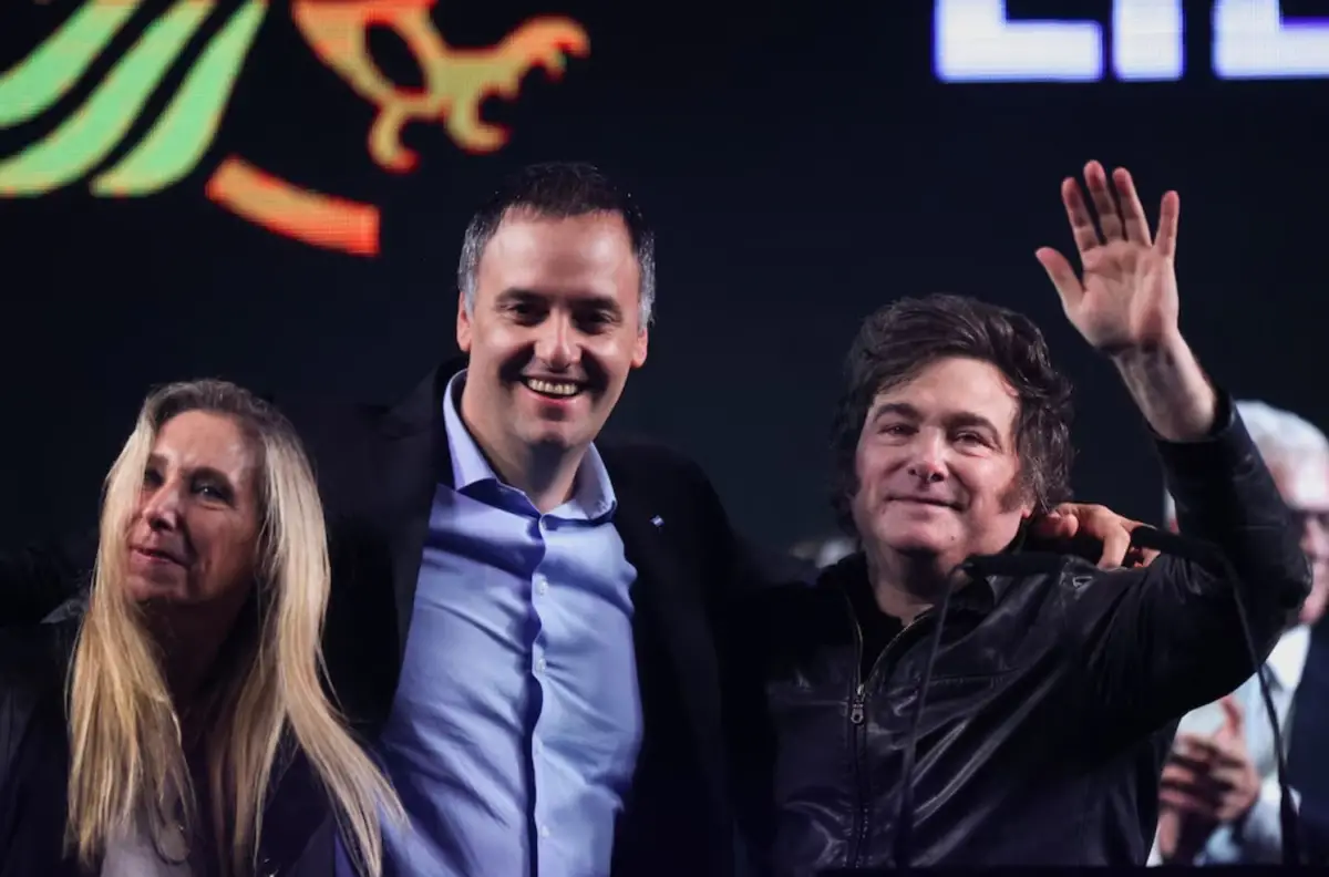 Karina Milei, Manuel Adorni y Javier Milei. 