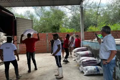Inundaciones en La Madrid: la Provincia envió alimento para los animales afectados